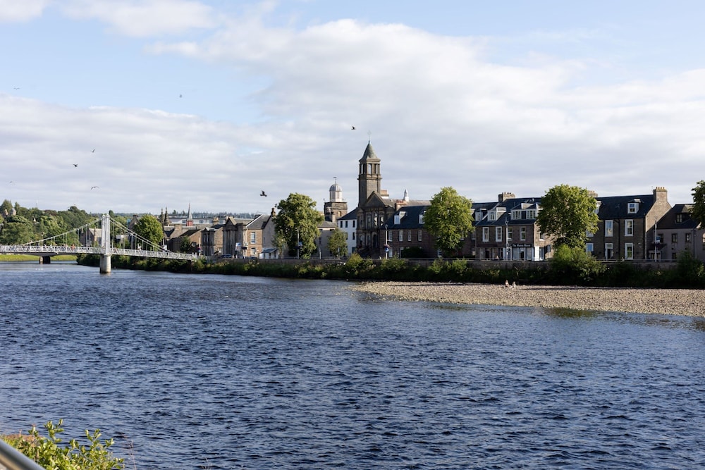 AC Hotel Inverness 51/60