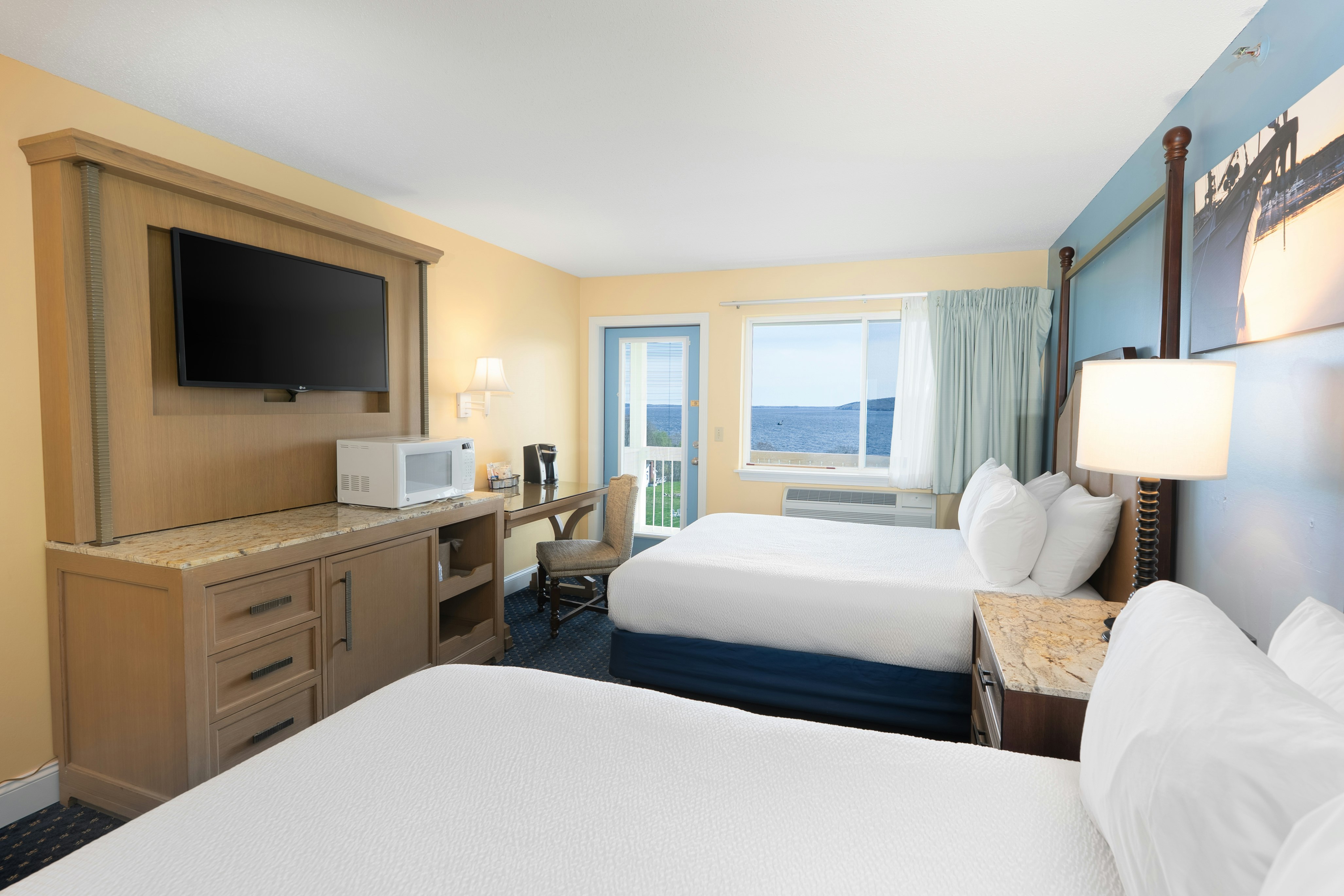 Fireside Inn & Suites Belfast 13/28