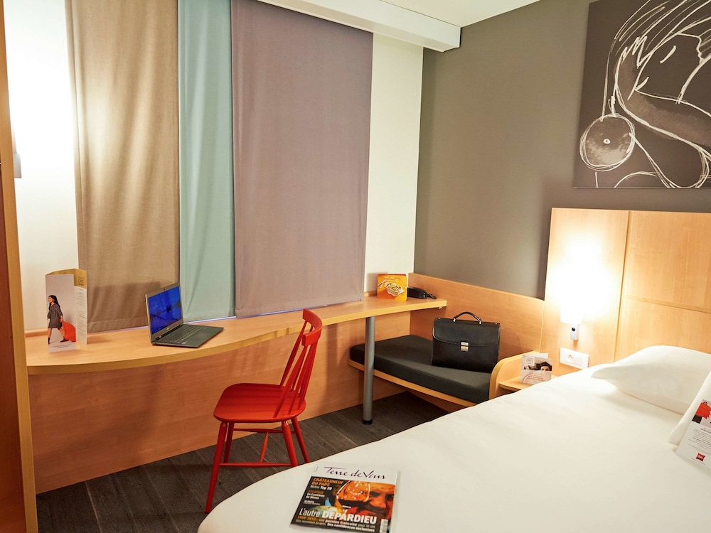 Ibis Les Herbiers 28/67