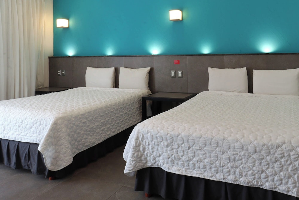 DELUXE, 2 BEDS