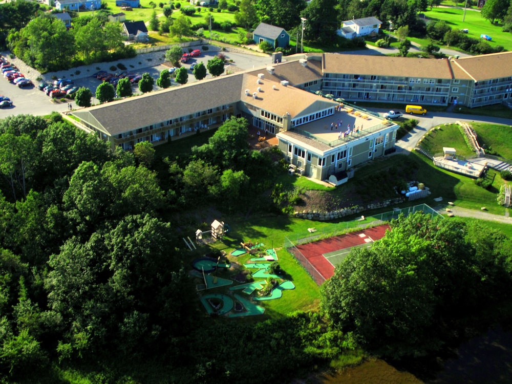 Oak Island Resort Conference Centre 66/75