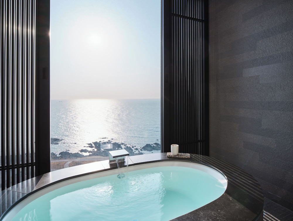 Ananti at Busan Cove 46/75