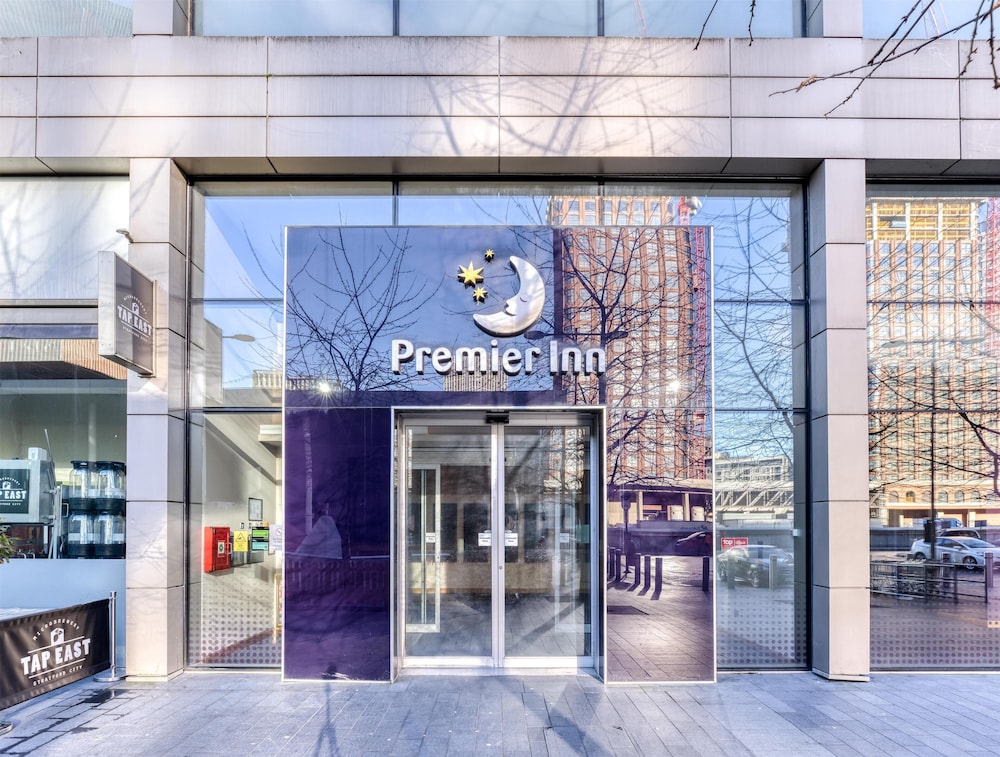 Premier Inn London Stratford 6/64
