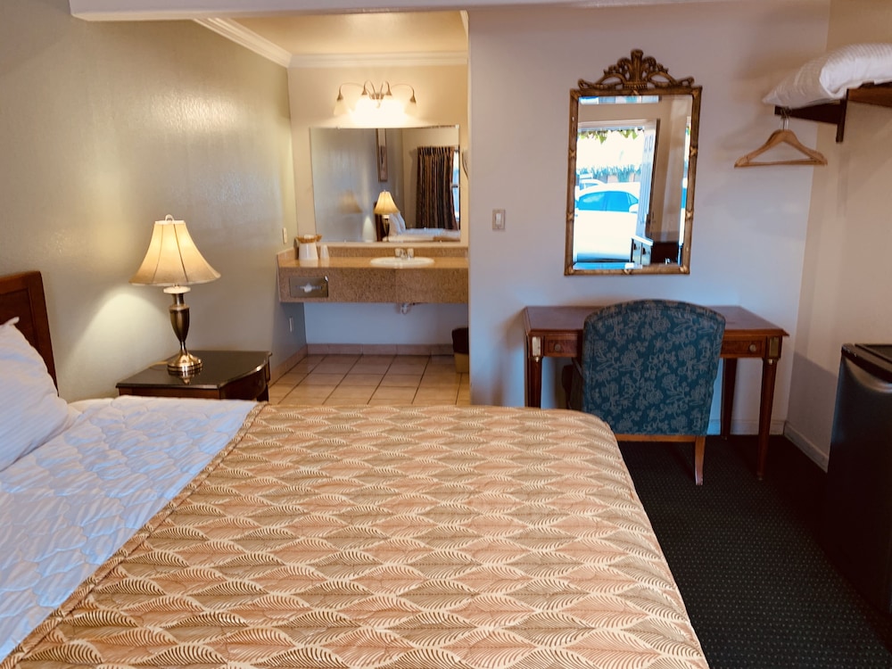 Monterey Oceanside Inn 11/43