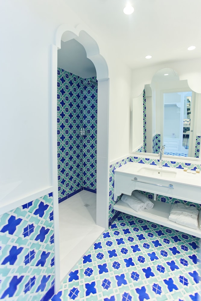 OLEANDRI RESORT 36/81