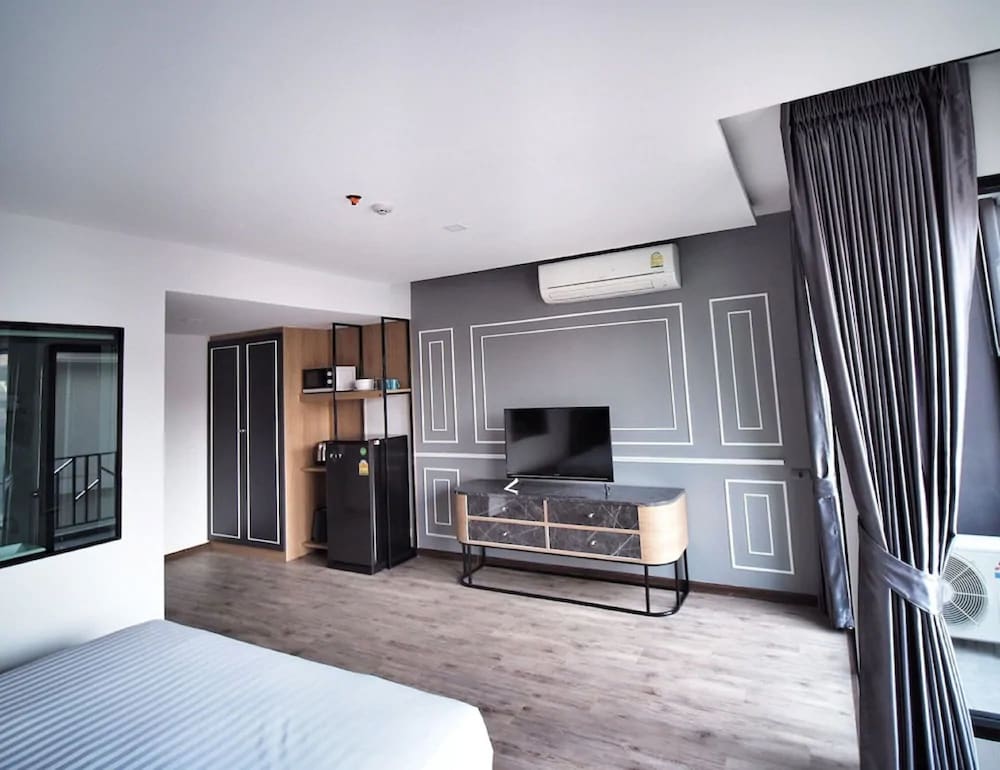 Sleep with me Pattaya 8/18