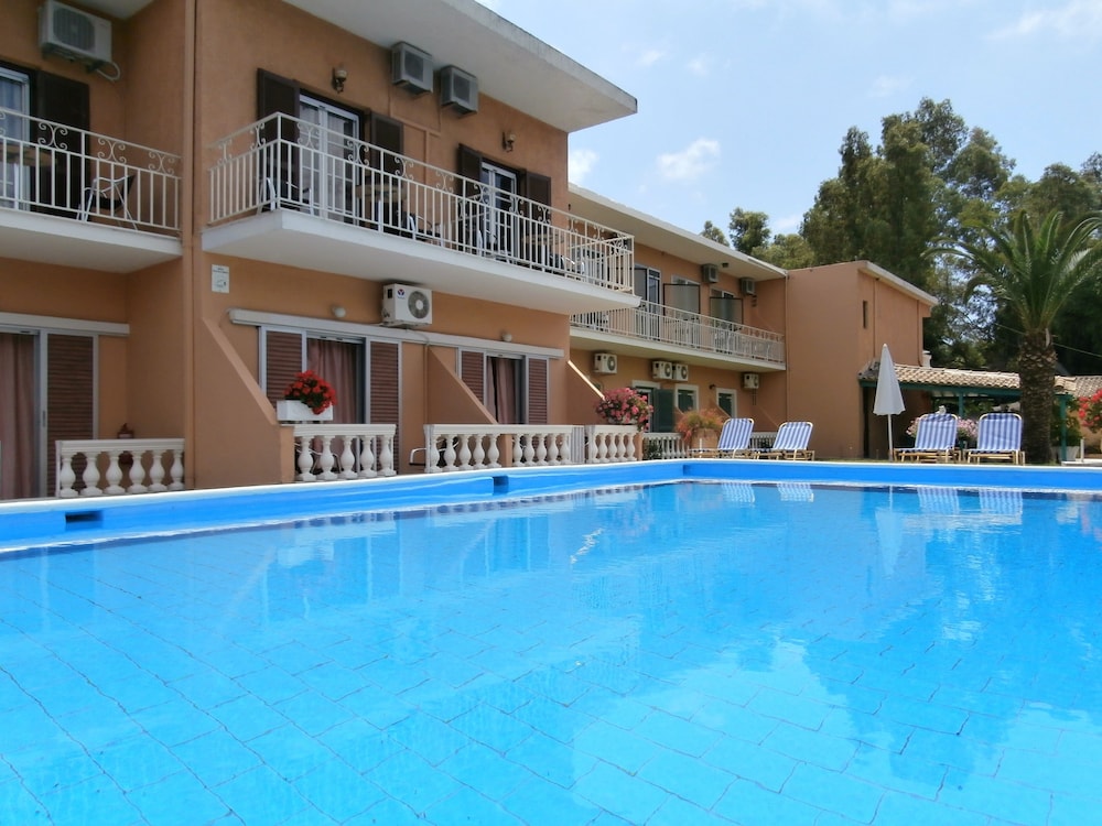 River Studios and Apartments 7/64