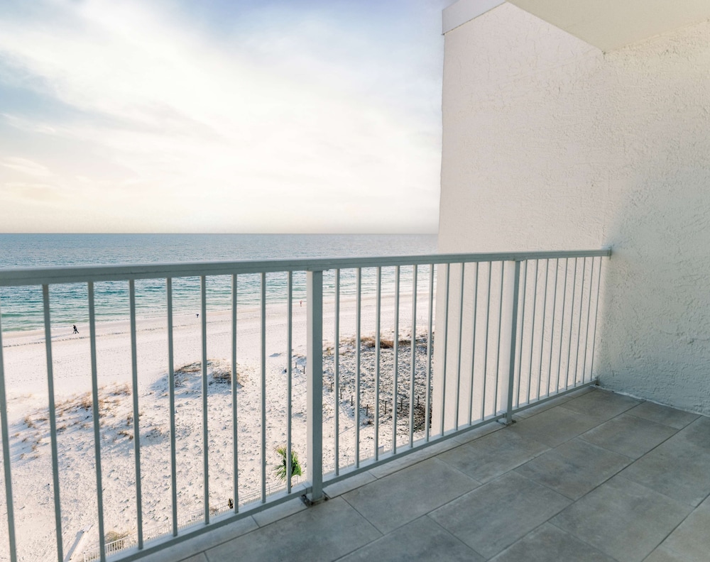 Best Western On The Beach 19/37