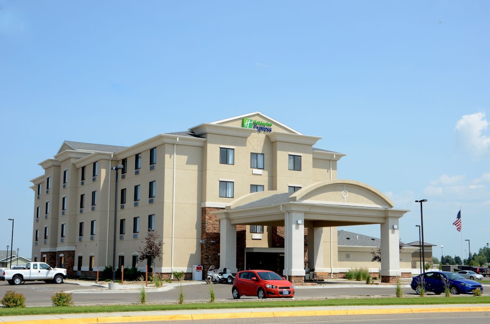 Holiday Inn Express Hotel And Suites Sidney 1/34