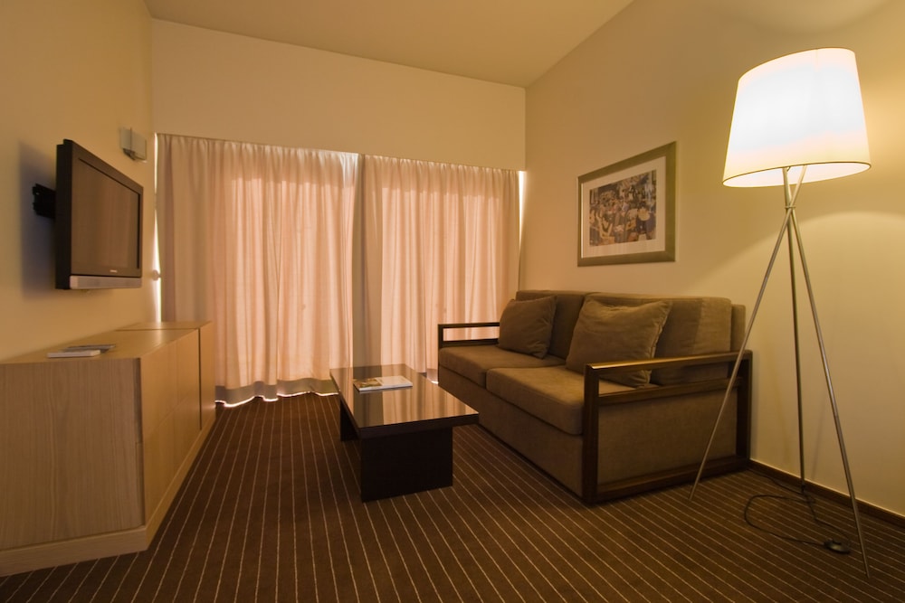 Girassol Hotel 24/55