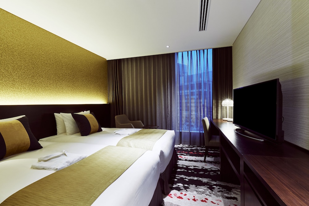 Hollywood, Standard, Twin Beds