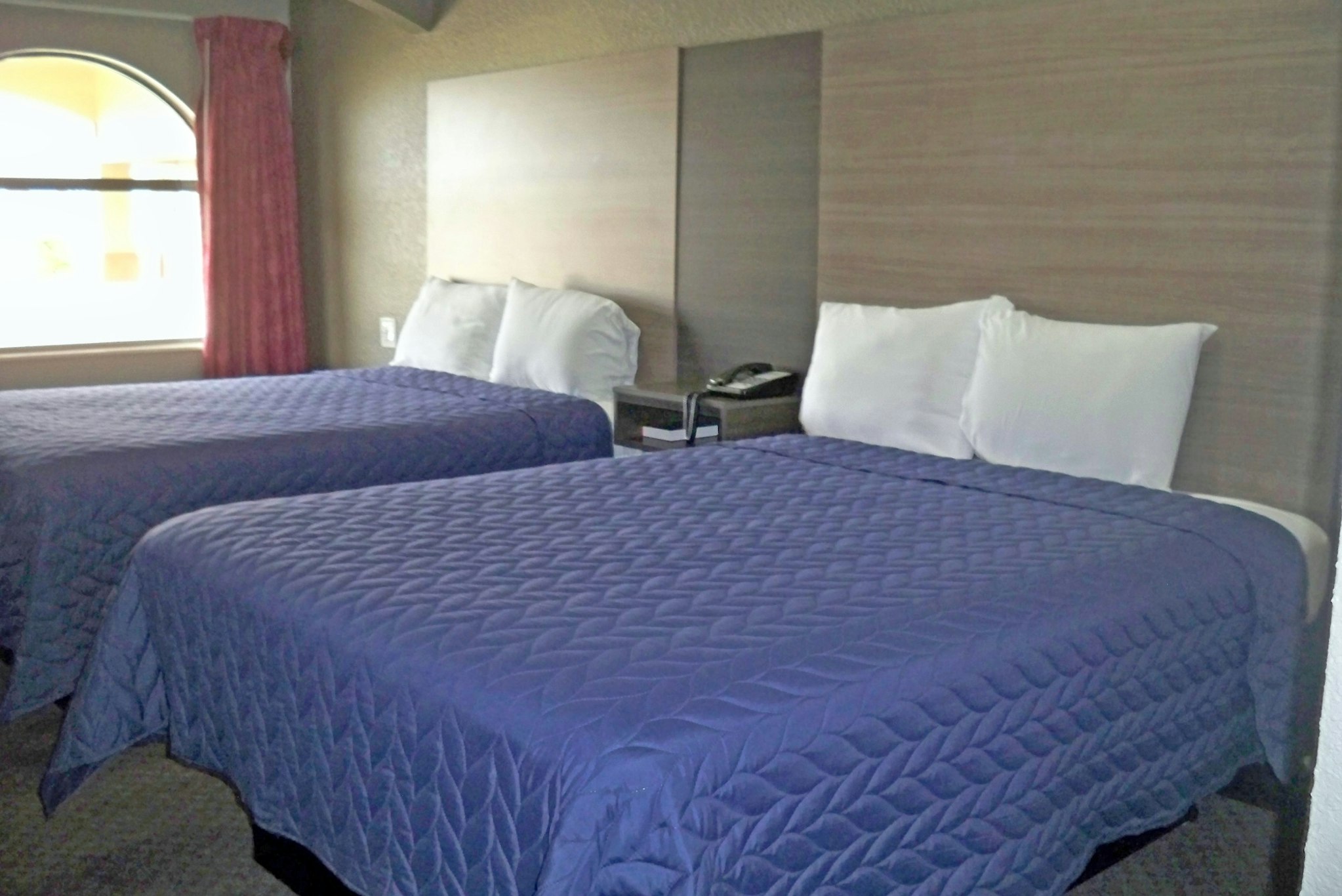 Scottish Inns And Suites 8/22