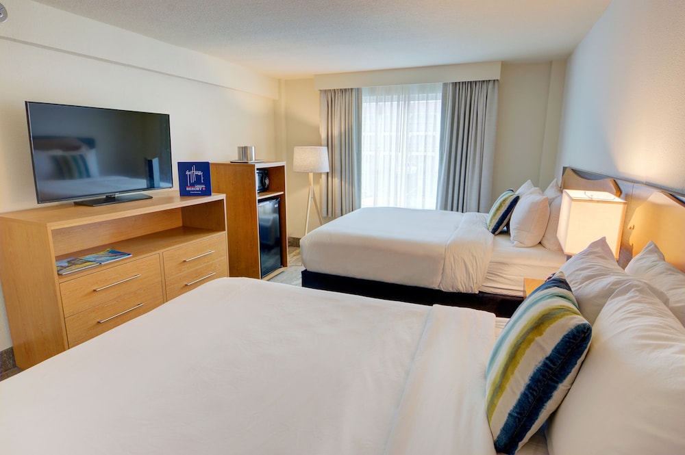 Room, Queen/Queen, No Balcony، Guy Harvey Resort St. Augustine Beach 3/4