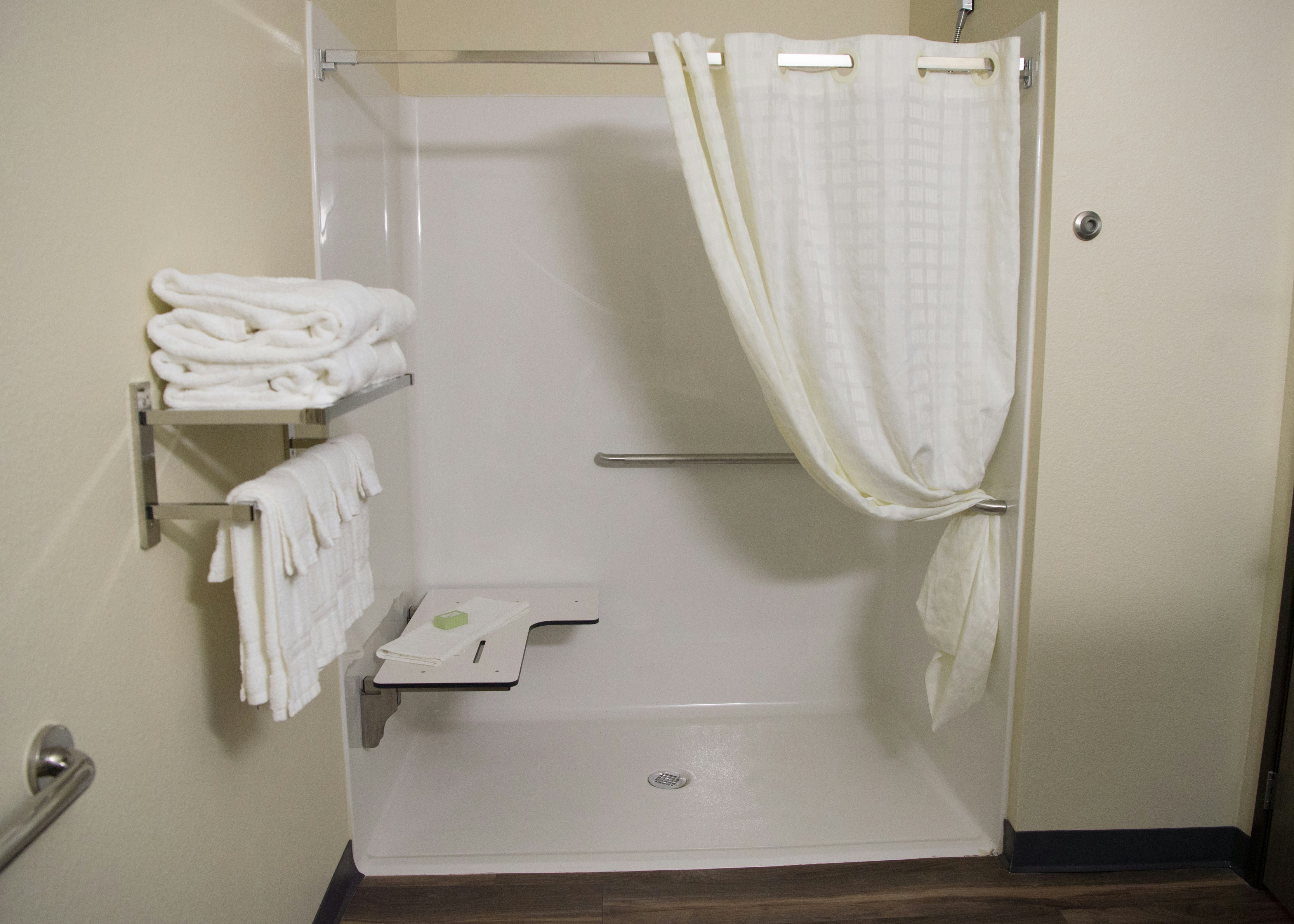 Cobblestone Inn & Suites - Forest City 15/33
