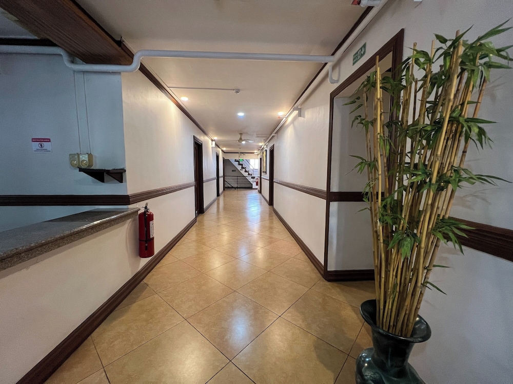 Rossa Hotel 35/50