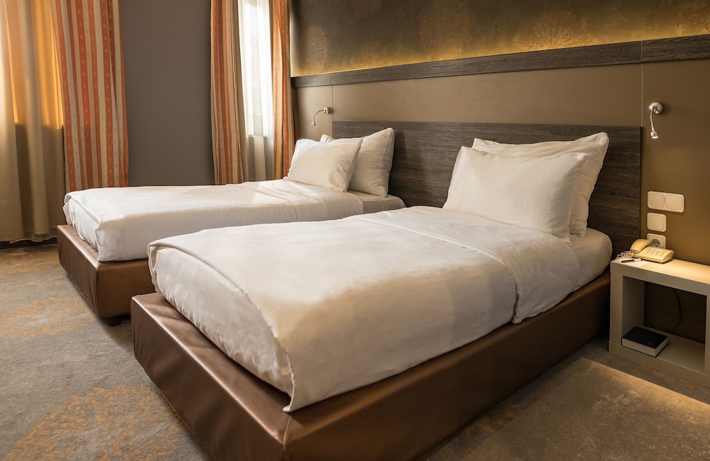 غرفة قياسية بسريرين منفصلين، Museum Hotel Budapest 4/10