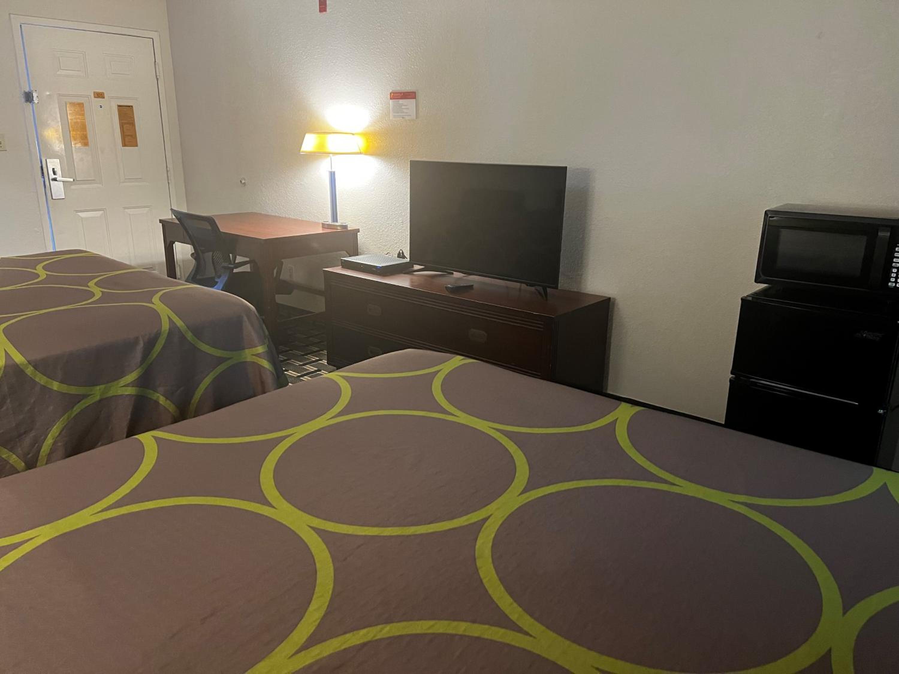 Hotel Baytown/I-10 32/56