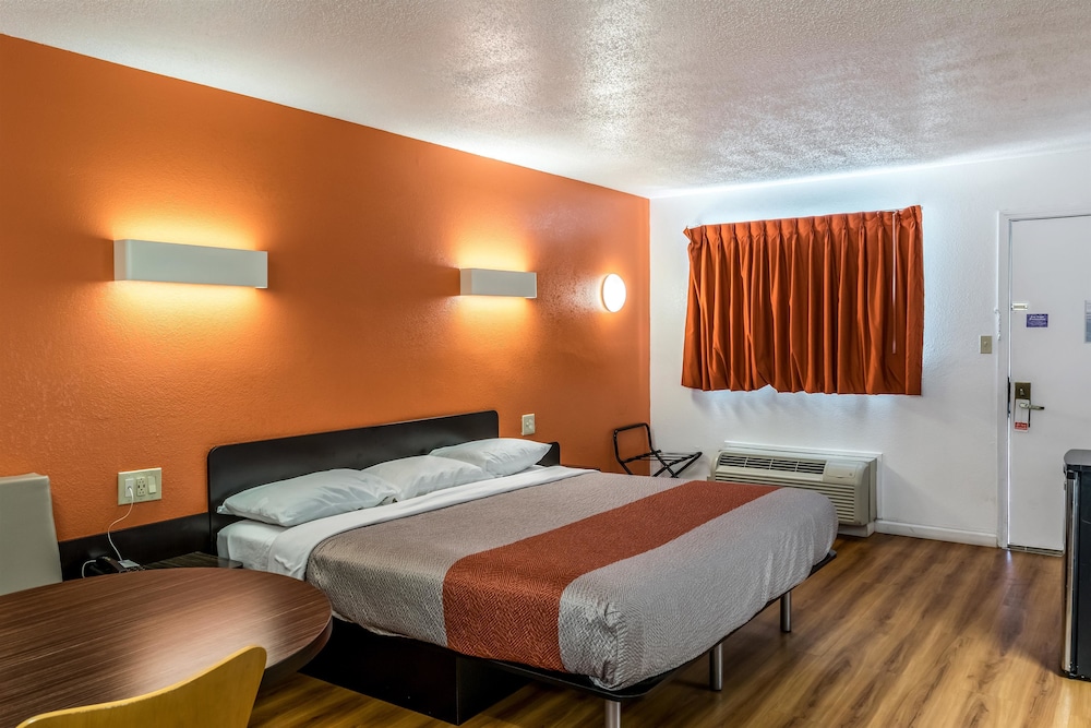 Motel6 Florence, KY - Cincinnati Airport 23/40