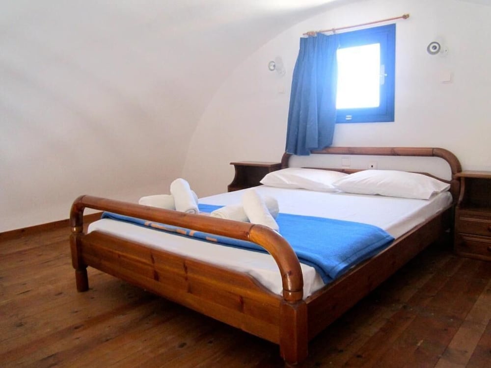 Santorini Breeze 5/22