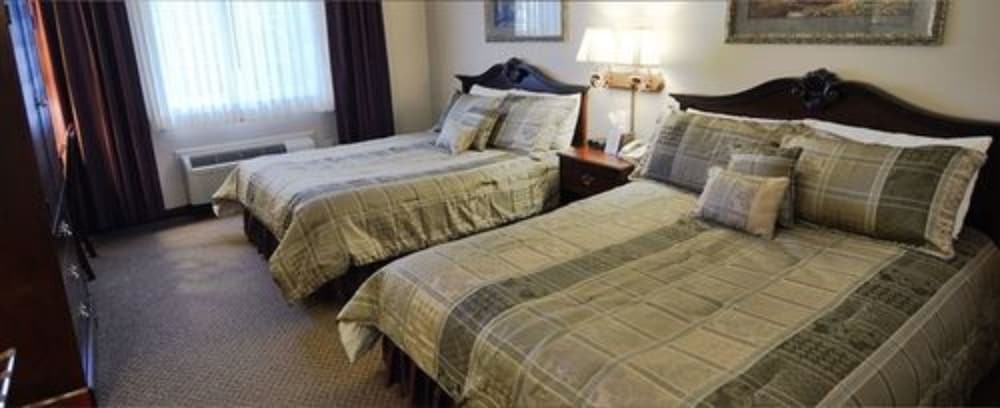 Hearthstone Inn & Suites 15/65