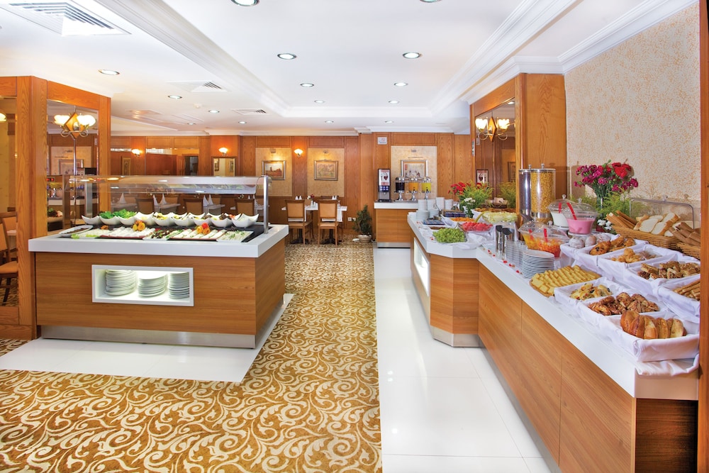 Grand Hilarium Hotel 9/68