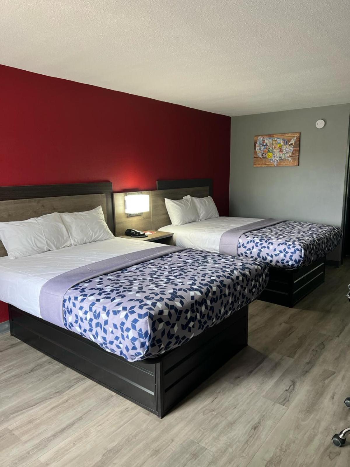 Room, Queen Bed