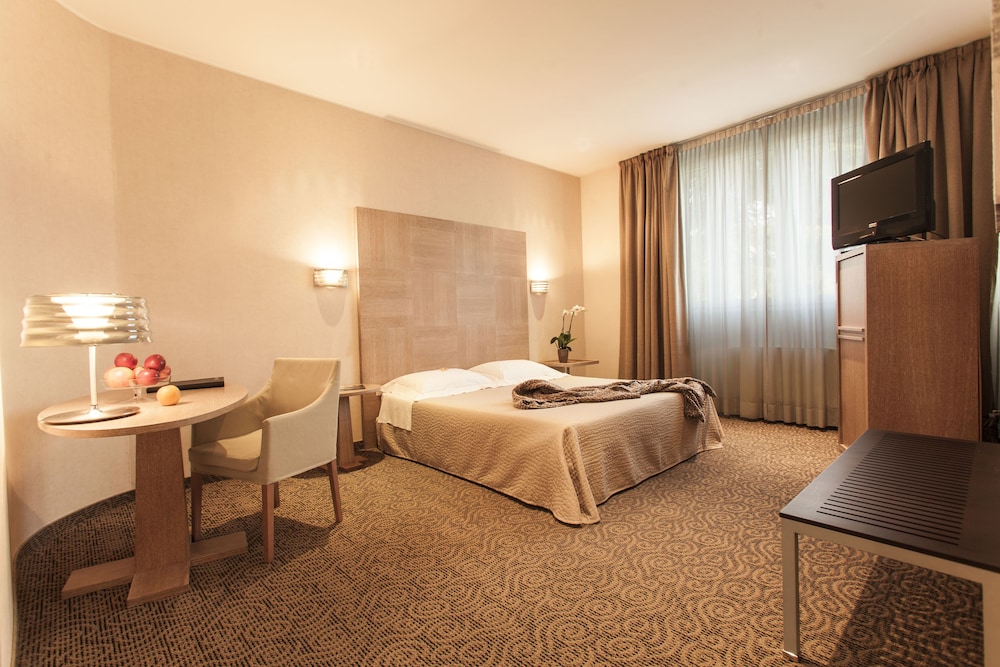 Hotel Cora 5/30