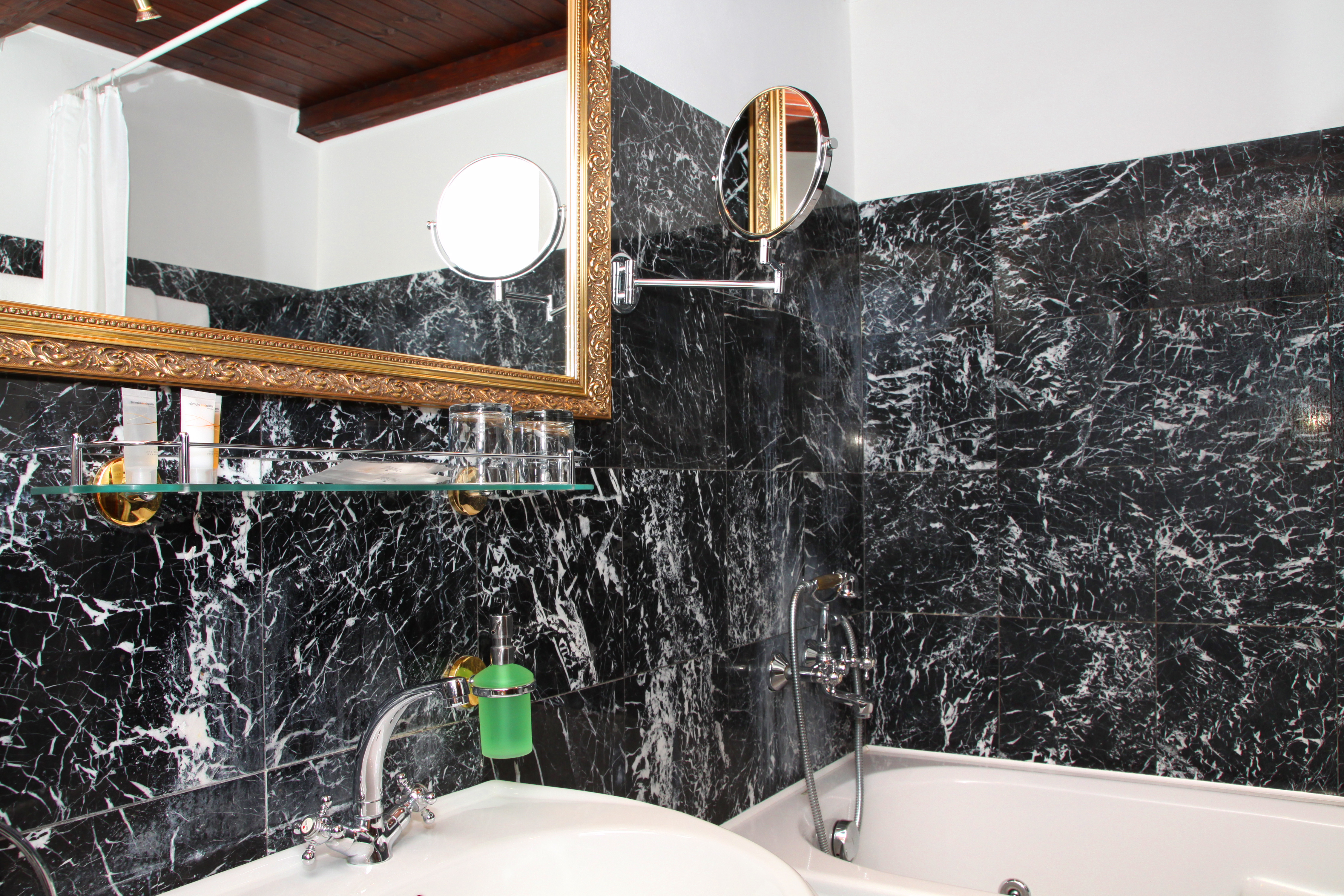 King Charles Boutique Residence 30/30