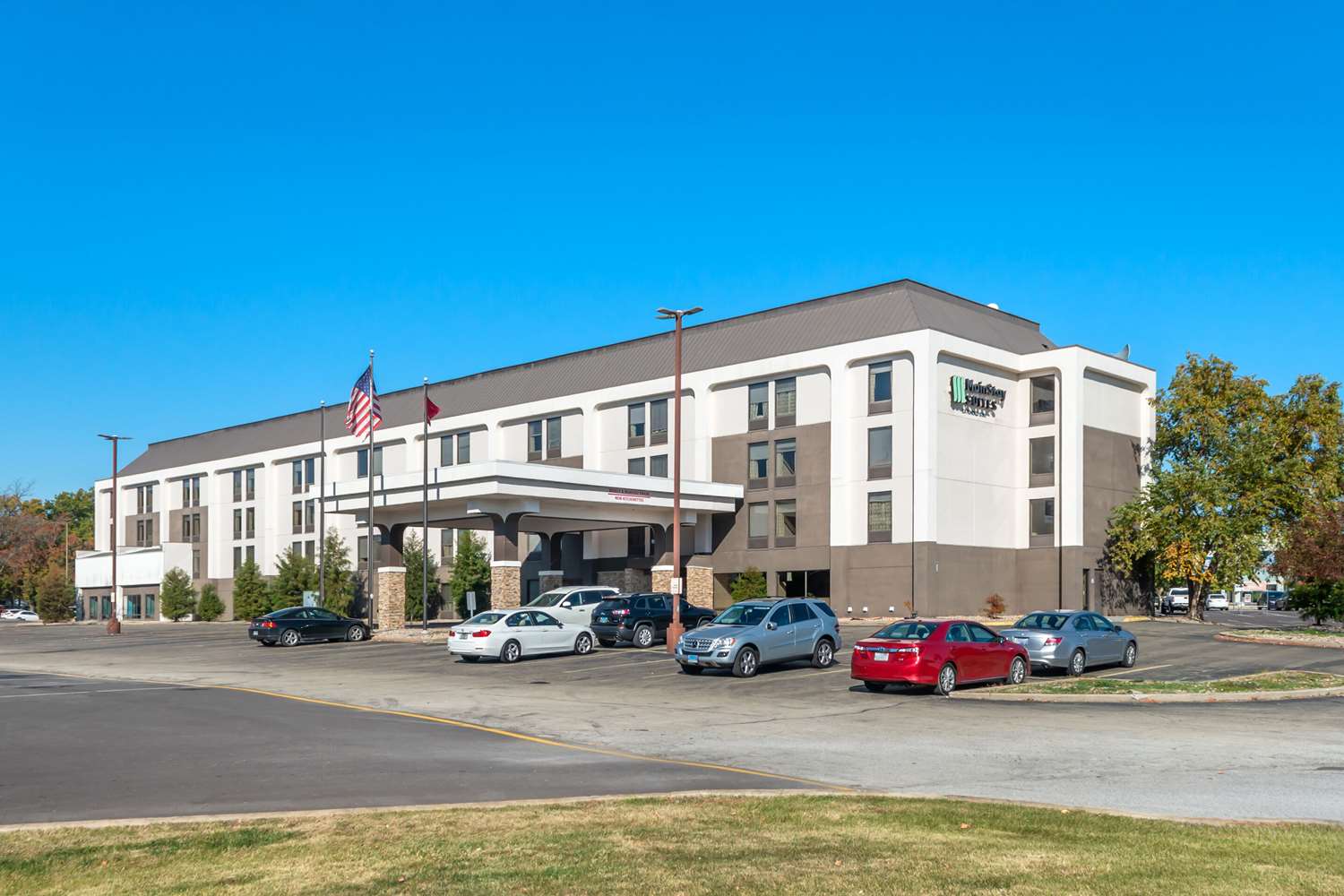 MainStay Suites Springfield, IL 17/17