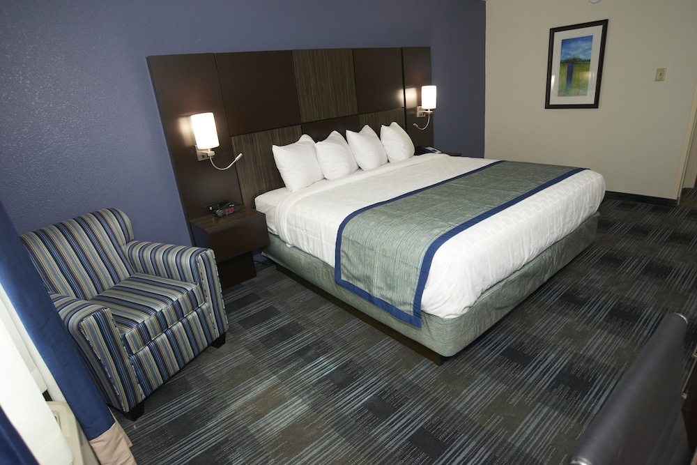 Falmouth Inn 25/65