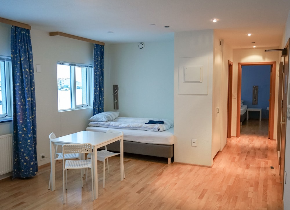 START HOSTEL 28/67