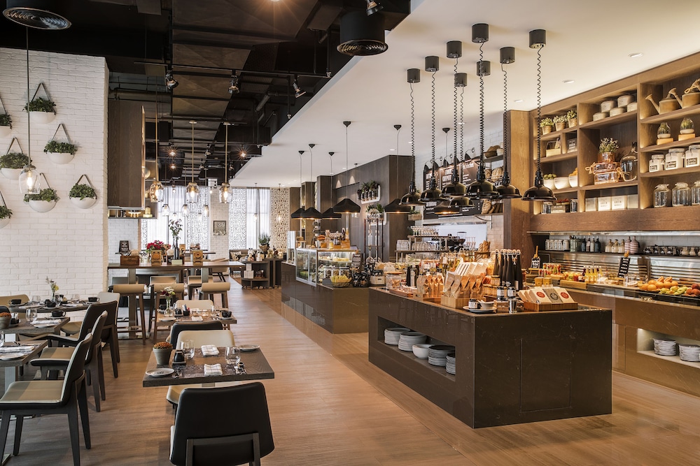 restaurant cafeteria