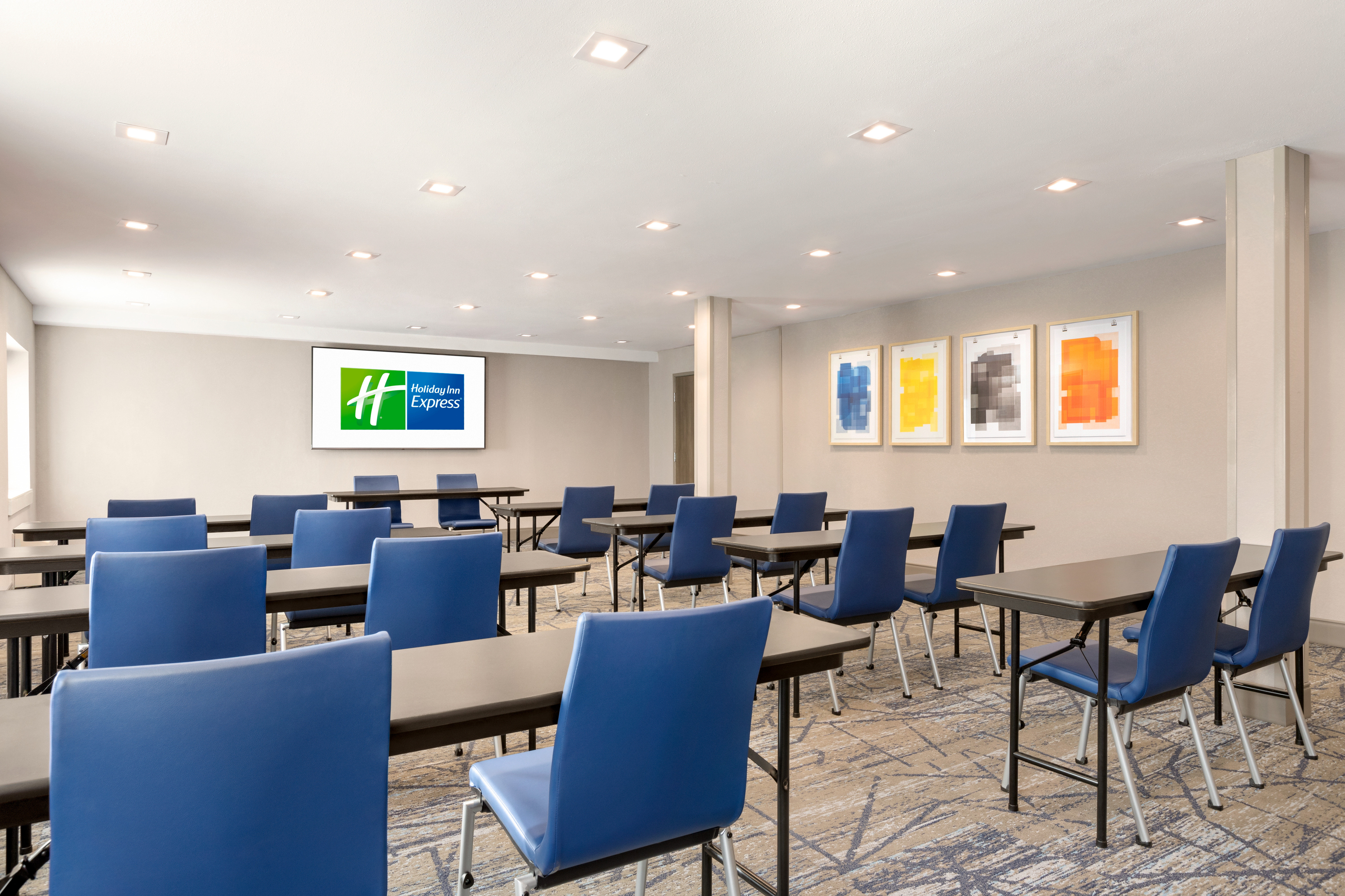 HOLIDAY INN EXPRESS BOWLING GREEN 53/72