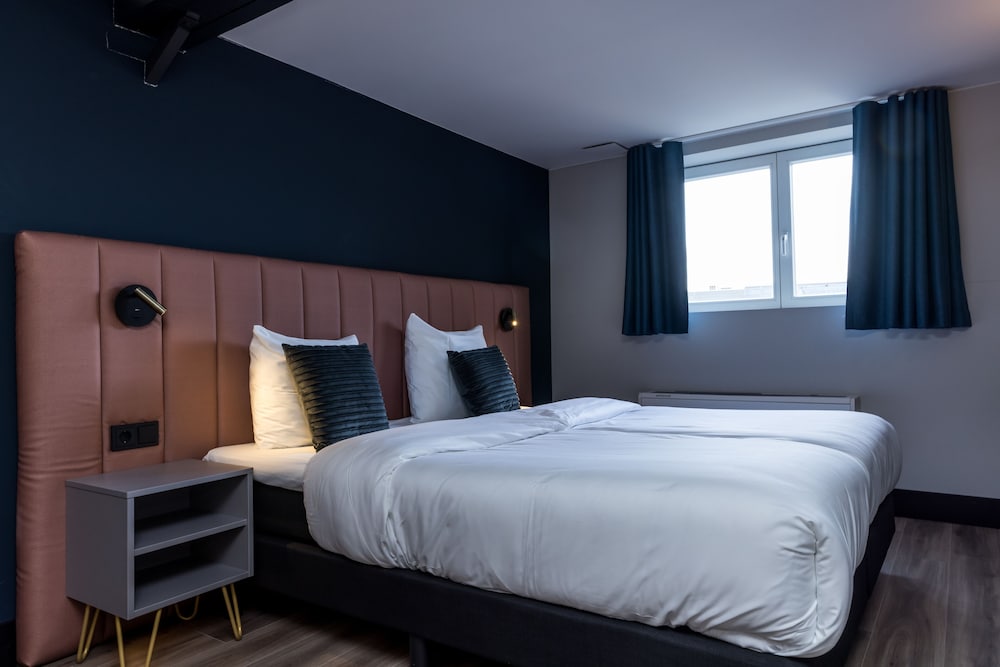 Merici Hotel 23/75