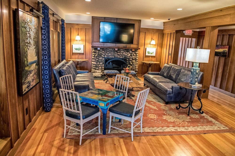 Leland Lodge 25/50