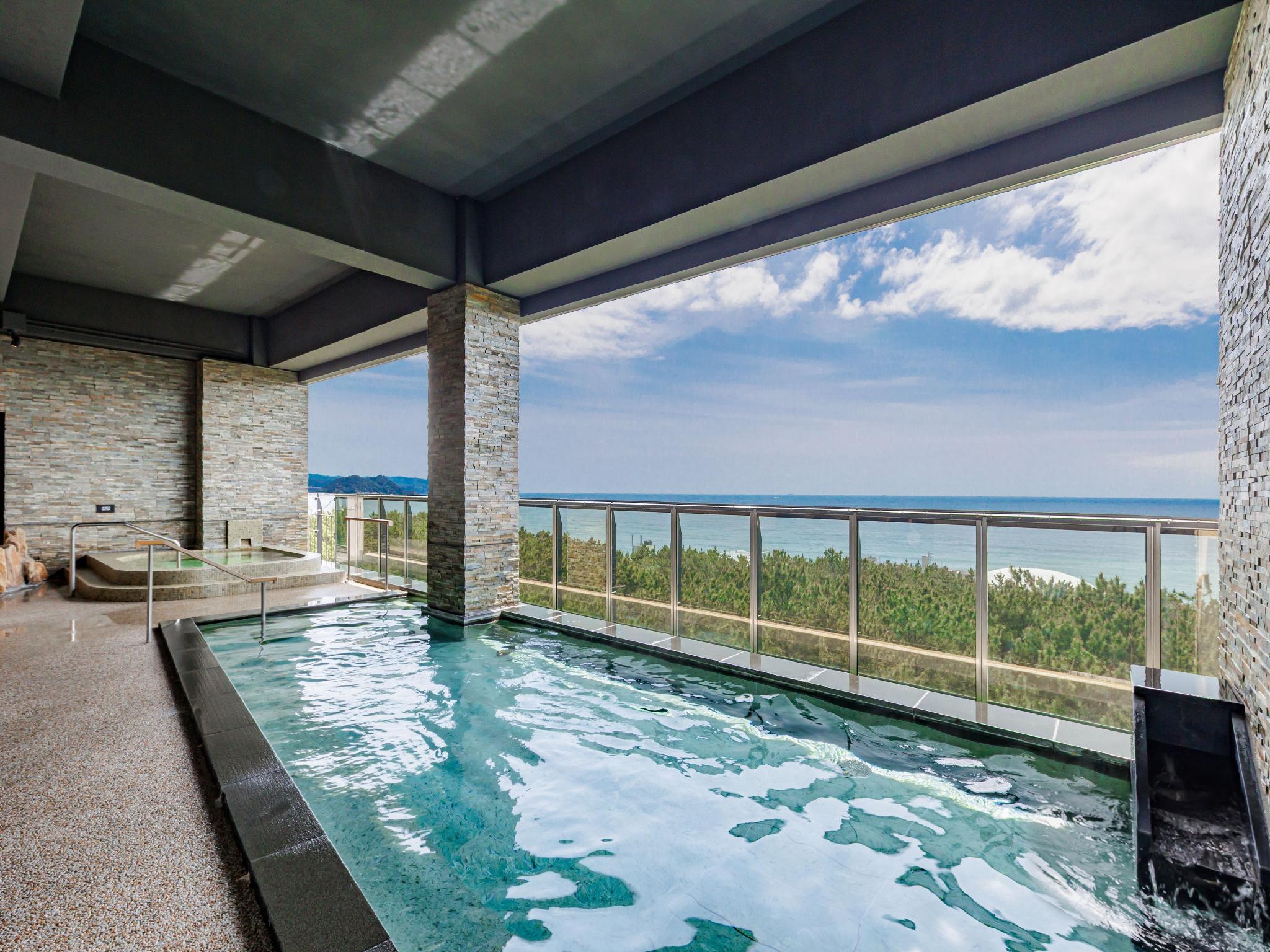 غرفة يابانية بأرضية تاتامي