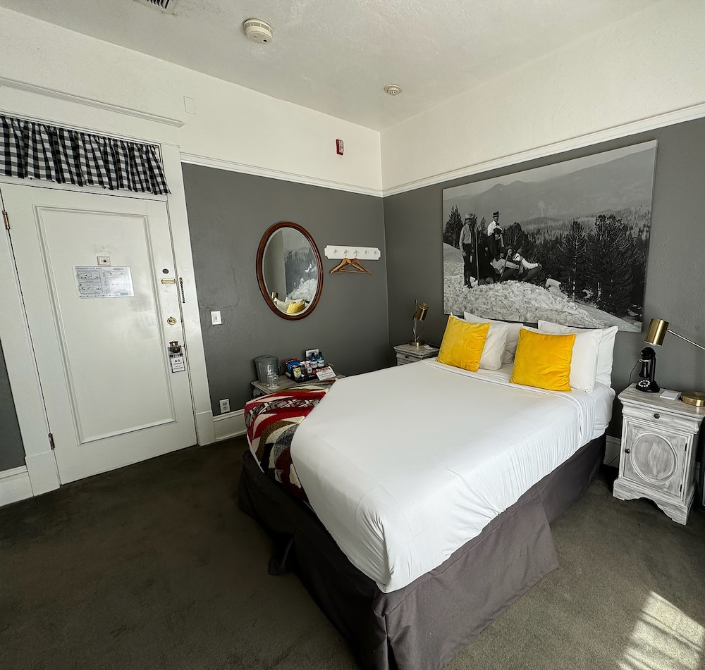 Roof Top, Garden, Queen Bed