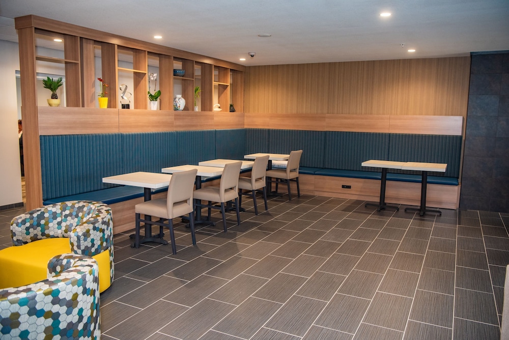 Microtel Inn And Suites By Wyndham Carlisle 49/60