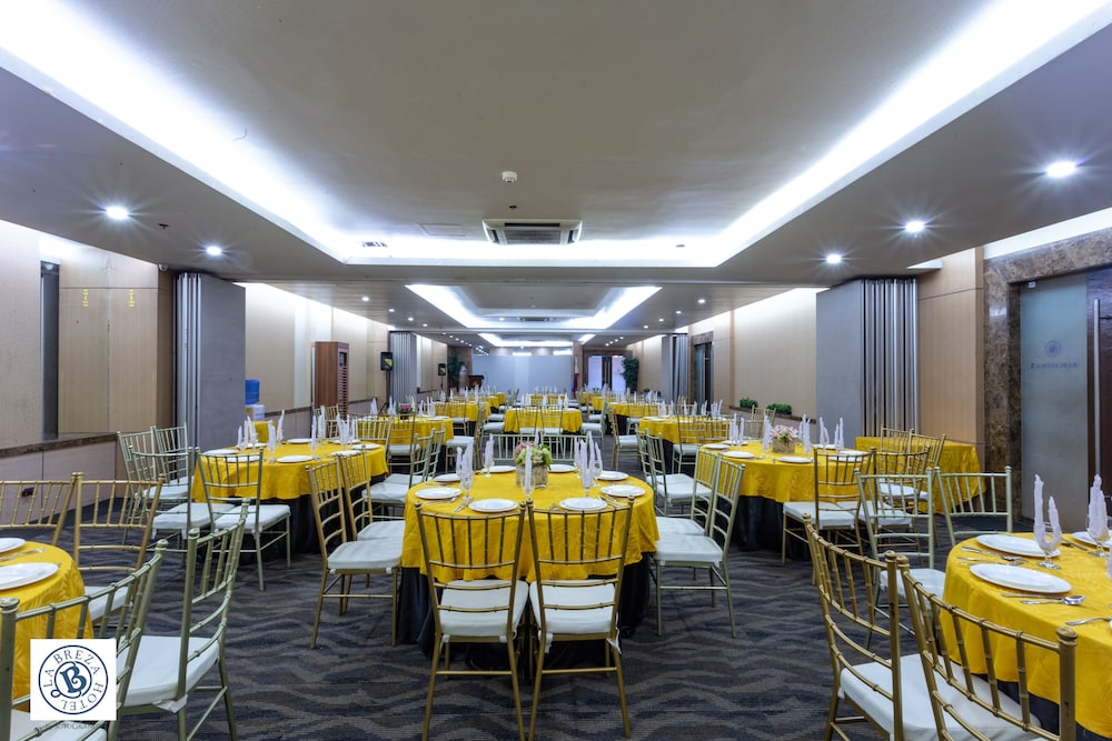 La Breza Hotel 51/57