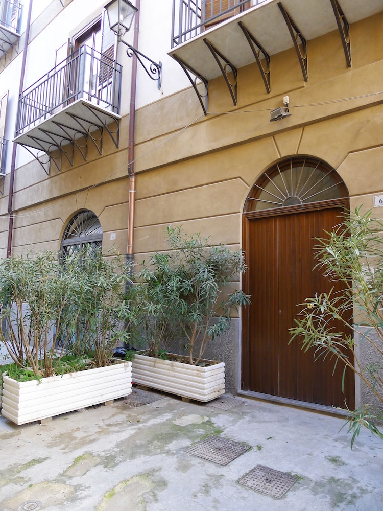 APPARTAMENTO DI STILE AL CONSERVATORIO photo2