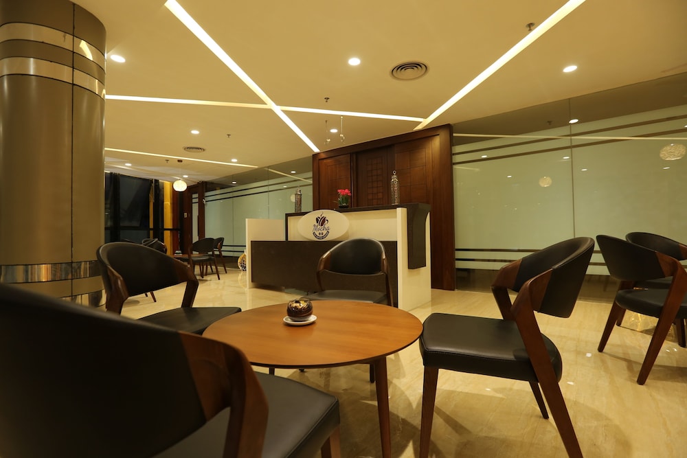 M Crown Hotel 15/24