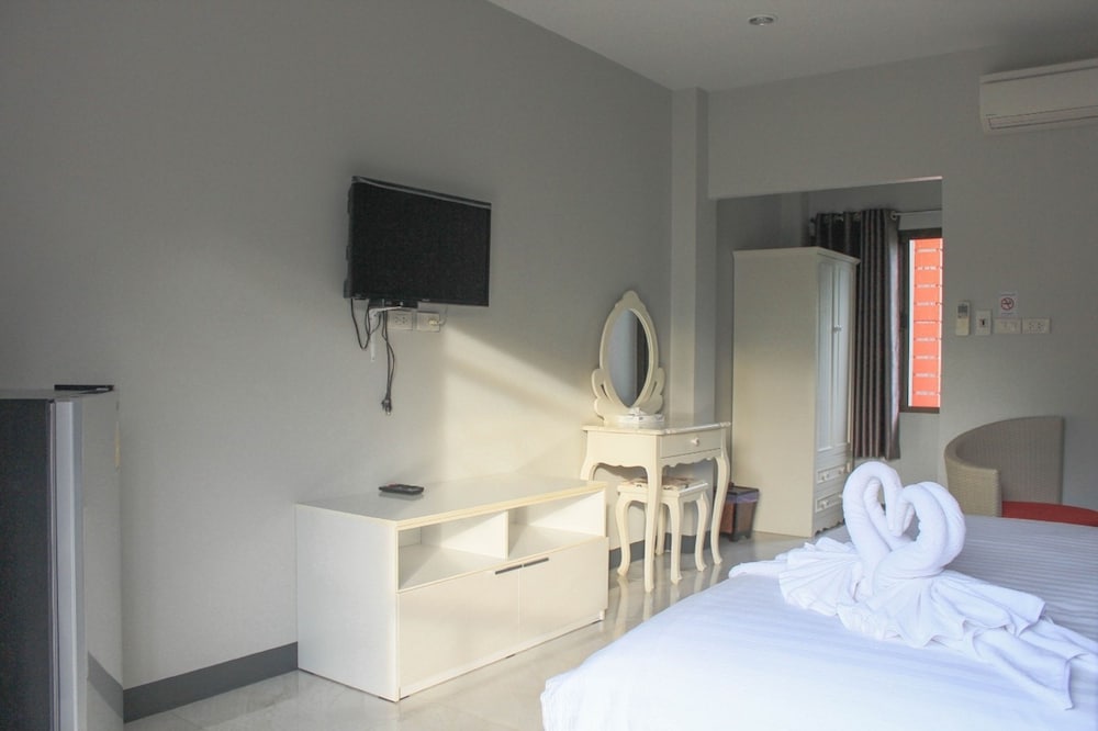 Smaids Room 27/64