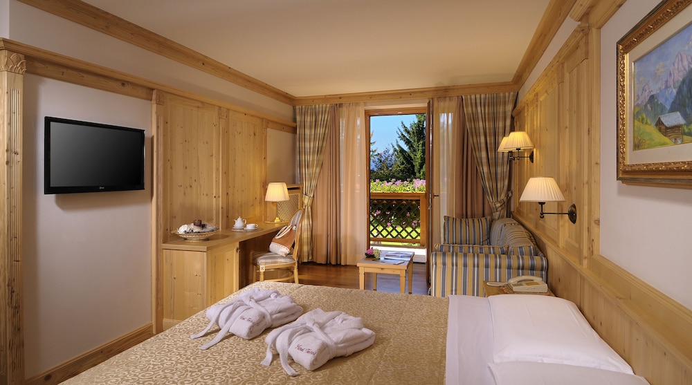TEVINI DOLOMITES CHARMING HOTEL 24/56
