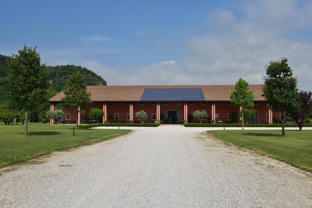 Tenuta Monterosso 24/32