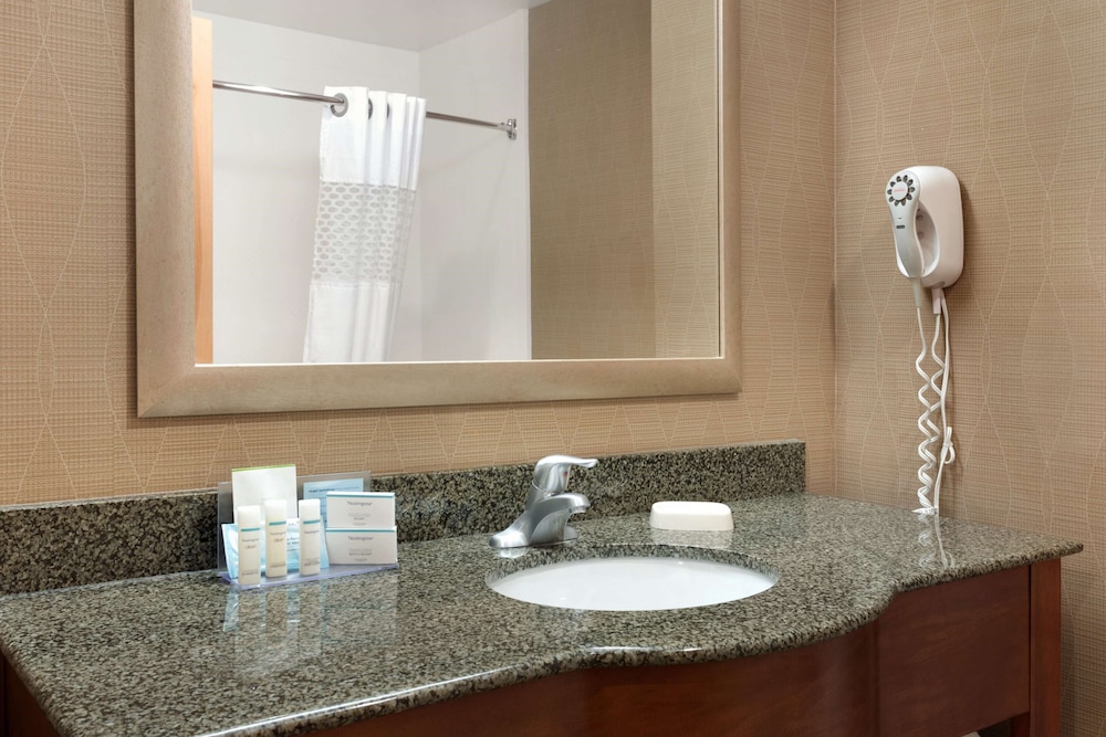 Hampton Inn & Suites Birmingham East Irondale 21/37
