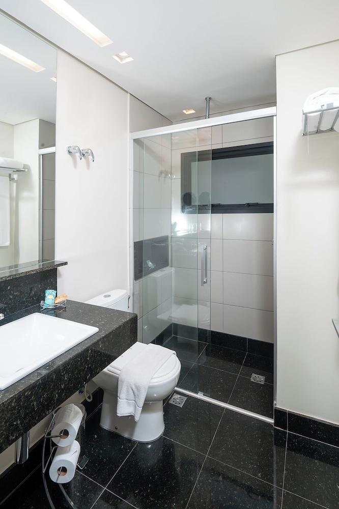 Royal Jardins Boutique Hotel 66/67