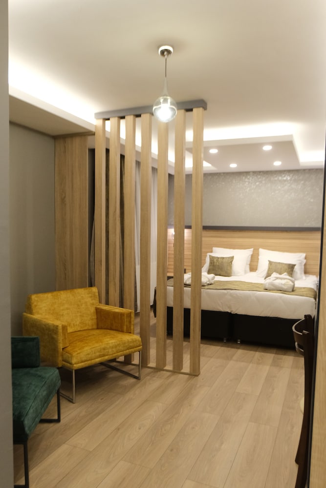 Cag Hotel 32/49