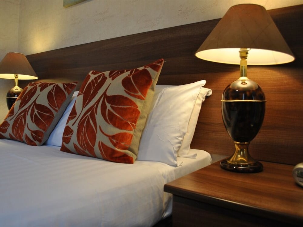 Stone Villa Guest House 34/54