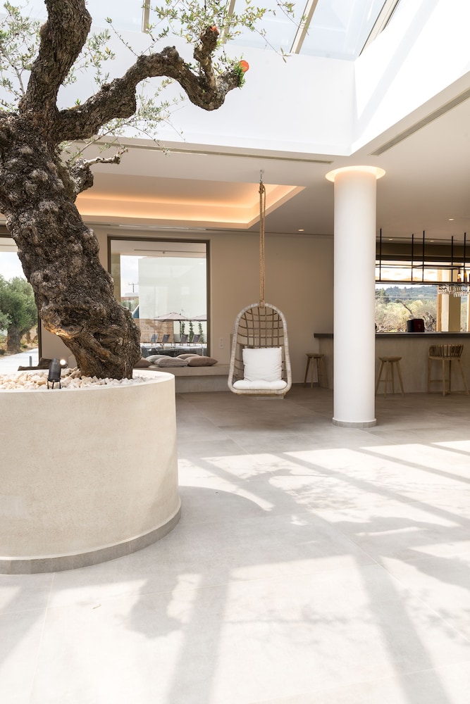 Tsamis Zante Suites 11/86