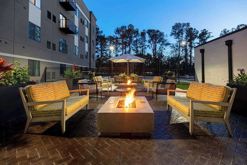 WaterWalk Extended Stay by Wyndham Jacksonville Deerwood Pk 37/56